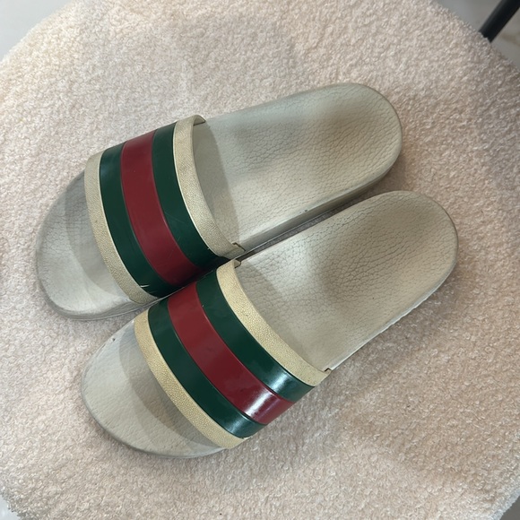 Authentic men’s Gucci slides - Picture 2 of 3